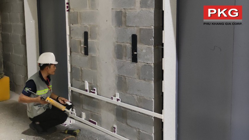 Đo đạc và đánh dấu vị trí lắp đặt phào chỉ