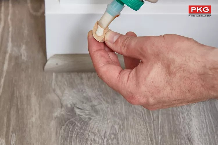 Bước 10: Dán đoạn phào kết thúc