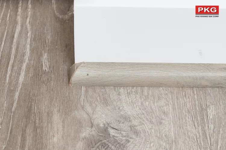 Bước 7: Tạo đoạn phào kết thúc để hoàn thiện đầu mút