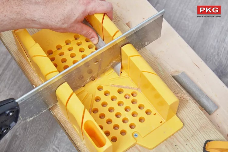 Bước 9: Cắt đoạn phào kết thúc