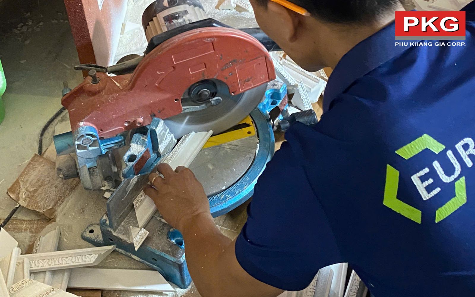 Quy trình thi công chỉ lưng tường Phú Khang Gia